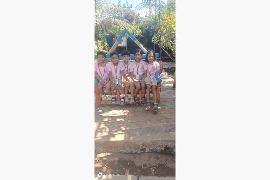 Field Trip Photo 19